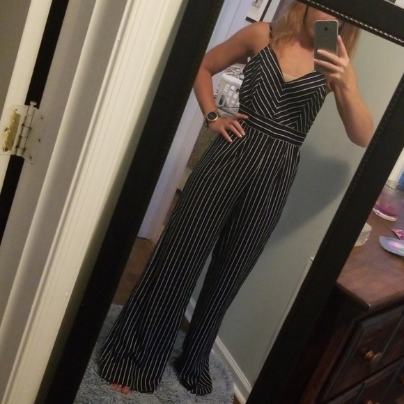 VNECK ROMPER - Picture 2 of 2